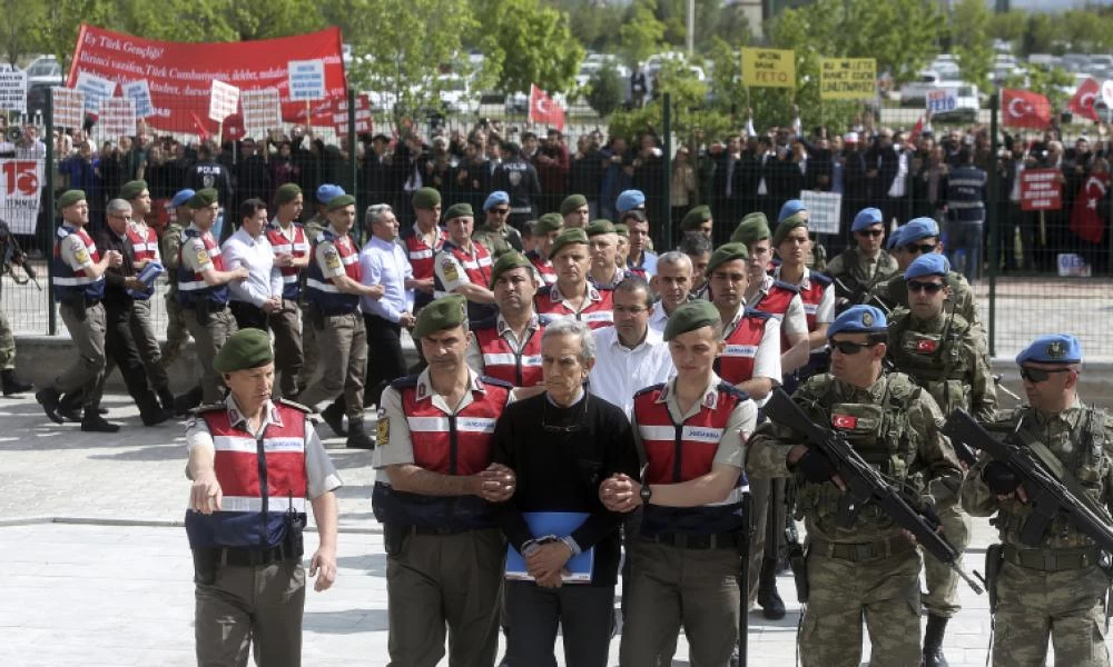 Σε αποσύνθεση οι τουρκικός στρατός: Στρατιωτική δομή της FETO εντός του Γενικού Επιτελείου